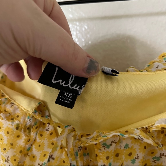 Lulus | Lawton Yellow Floral Print Off-the-Shoulder Top - Picture 4 of 7